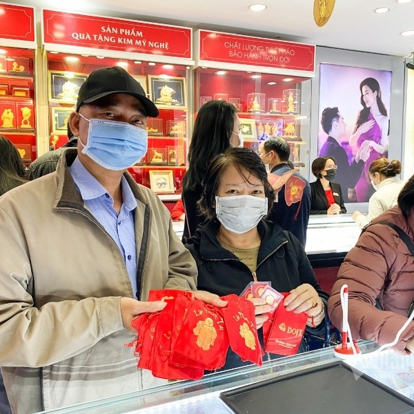 Giá vàng hôm nay 22/2: Bán sạch kho vẫn chưa thấy giá tăngicon