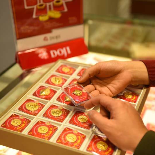 Giá vàng hôm nay 23/12: Áp lực lớn, giá khó lườngicon