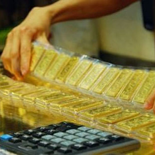 Giá vàng hôm nay 24/3: USD vụt tăng, vàng biến động mạnhicon