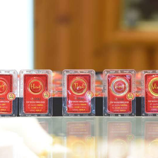 Giá vàng hôm nay 26/8: Tiếp tục giảm với tốc độ nhanh hơnicon