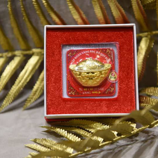 Giá vàng hôm nay 28/8: Mỹ thay đổi chính sách, vàng lao dốcicon