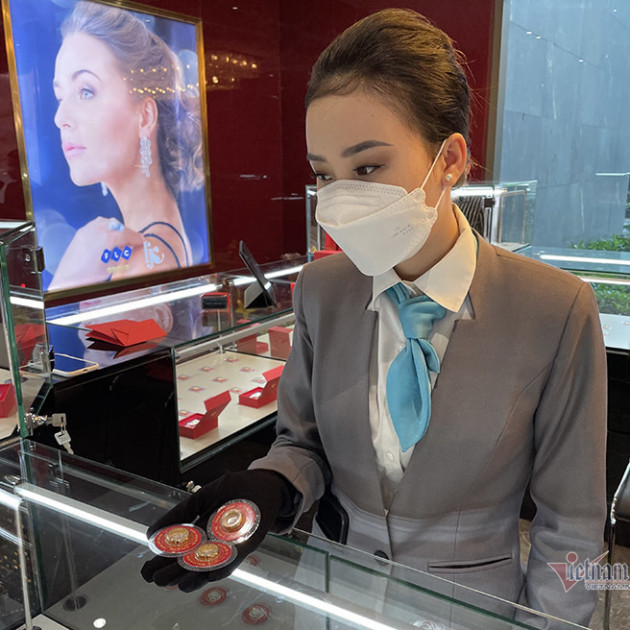 Giá vàng hôm nay 30/1: Chốt năm biến động với cú giảm mạnhicon