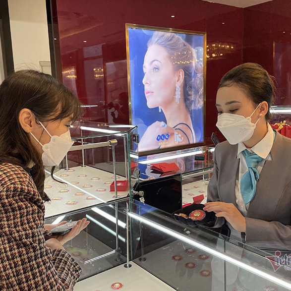 Giá vàng hôm nay 5/3: Dồn dập tăng giá, lên mốc 68,5 triệu/lượngicon