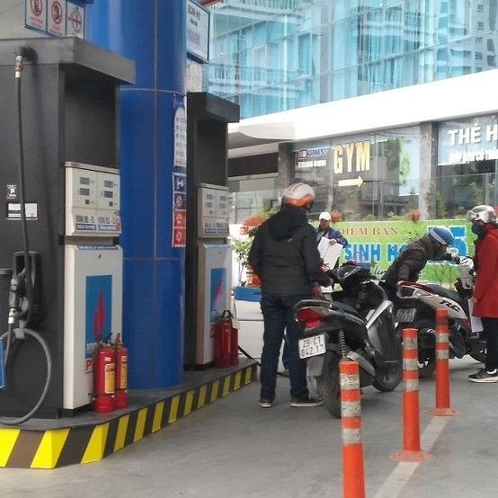 Giá xăng đến ngày giảm mạnh sau 7 lần tăng liên tiếpicon