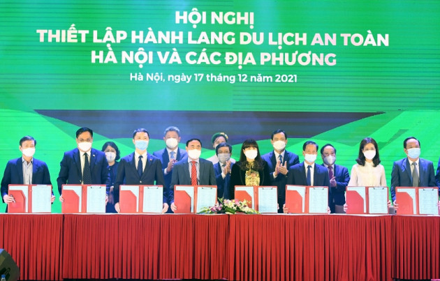 Gỡ chốt ‘nóng’, ‘hành lang xanh’ cho khách chơi xuyên 12 tỉnh, thành