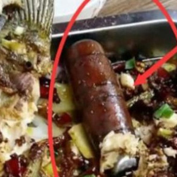 Gọi cá nướng được 'khuyến mại' thêm dao phay, nhà hàng phản ứng gây sốcicon