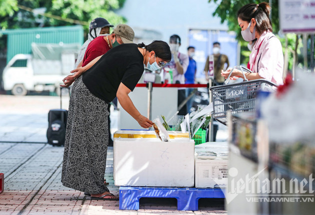 Hà Nội kích hoạt hàng loạt điểm bán hàng lưu động tới từng ngõ phố