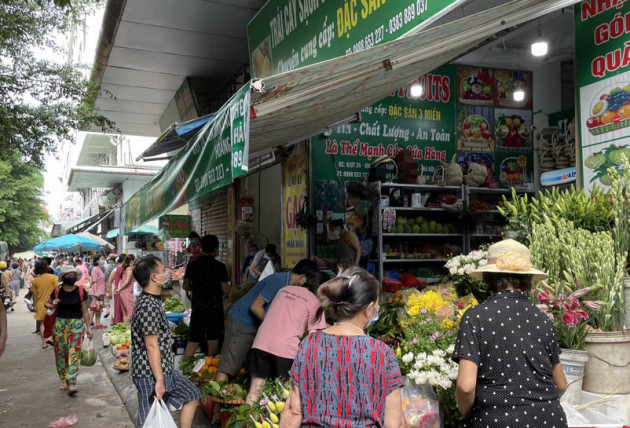 Hà Nội sáng nay: Đi chợ sớm, tranh thủ mua 1 lần dùng 3 ngày