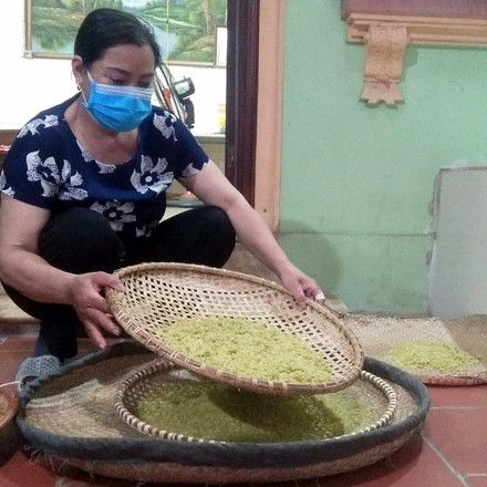 Hà Nội: 'Thủa bán cả tạ cốm Vòng chỉ còn là hoài niệm...'icon