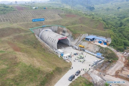 Hàng loạt dự án 'Vành đai và Con đường' của Trung Quốc tê liệt