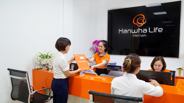 Hanwha Life Việt Nam chi trả gần 2,4 tỉ đồng cho một khách hàng