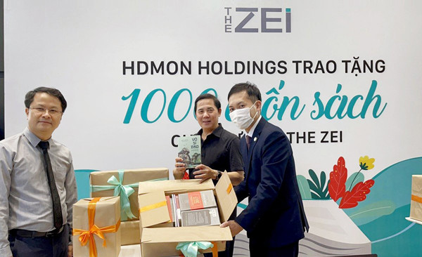 HDMon Holdings tặng hơn 1.000 cuốn sách cho thư viện dự án The Zei