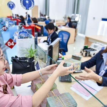 Hơn 4.000 nhân viên ngân hàng nghỉ việc năm quaicon
