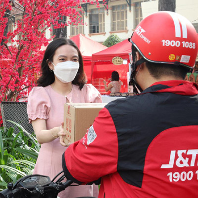 J&T Express giao hàng xuyên Tết ở Hà Nội, TP.HCM