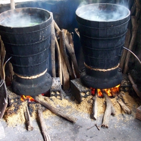 Khó tin: Uống hơn 300 triệu lít rượu quê, hơn 1 tỷ USD tan trên bàn nhậuicon