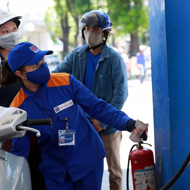 Kiềm chế đà tăng giá xăng dầu qua cơ chế hỗ trợ gián tiếpicon