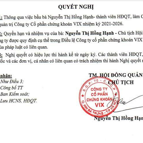 Lãi gấp đôi, cổ phiếu giảm giá một nửa: Đối mặt bất thường, dân chơi lo sợ