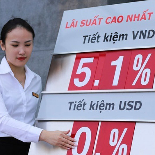 Lãi suất tiết kiệm tiếp tục giảm, ngân hàng hưởng lợi lớn nhấticon