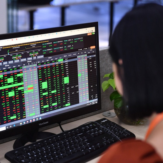 Lỗ nặng khi mua cổ phiếu ngân hàng tháng 7icon