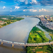 Long Biên - miền sống yên bình giữa Hà Nội sôi động