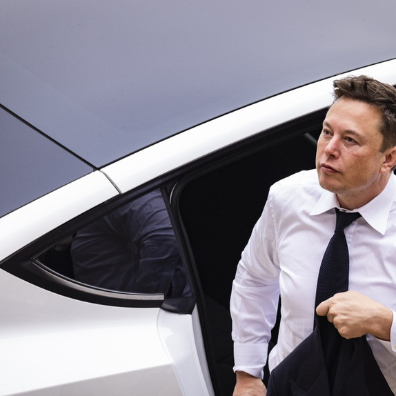 Lý do tài sản của Elon Musk tăng gấp đôi sau một nămicon
