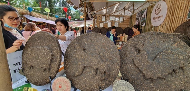 Mang 'Đệ nhất trà Việt' ép thành bánh, bán vài triệu/kg vẫn cháy hàng