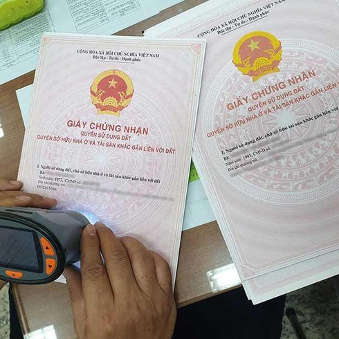 Một giấy đỏ có được thế chấp ở nhiều ngân hàng?icon