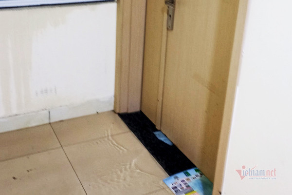 Mưa lớn, dân chung cư cũng tát nước như ở nhà phố