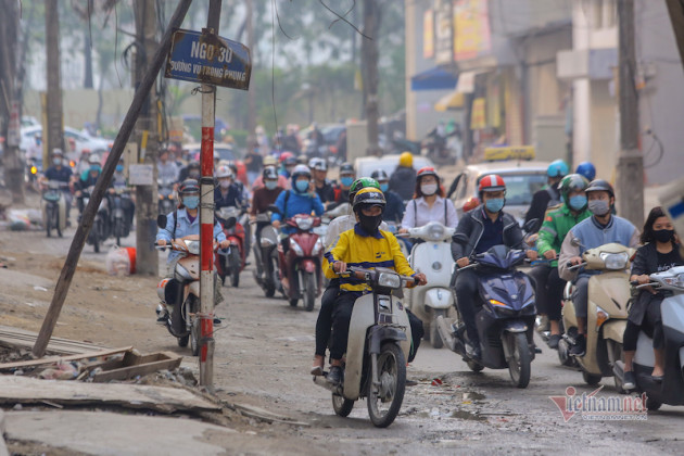 Mua nhà đón mở đường tăng giá: Quảng cáo thăng hoa, ăn cú hớ đường ‘siêu rùa’