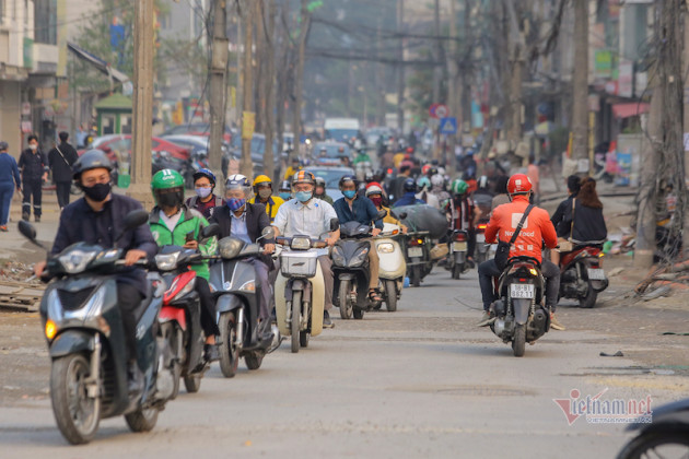 Mua nhà đón mở đường tăng giá: Quảng cáo thăng hoa, ăn cú hớ đường ‘siêu rùa’