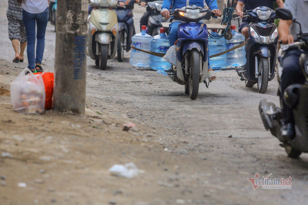Mua nhà đón mở đường tăng giá: Quảng cáo thăng hoa, ăn cú hớ đường ‘siêu rùa’