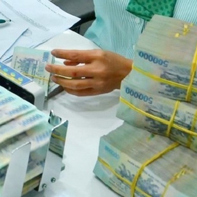 Ngân hàng báo 'lãi khủng', doanh nghiệp vẫn gánh lãi suất caoicon