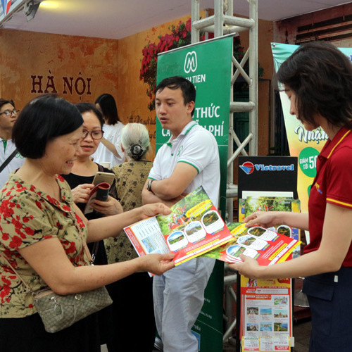 Nghìn tour du lịch, cả vạn vé bay giảm giá ‘sập sàn’