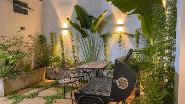 Nhà cấp 4 đẹp sánh ngang resort, đủ hồ cá, sân vườn nướng