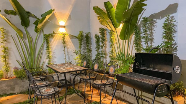 Nhà cấp 4 đẹp sánh ngang resort, đủ hồ cá, sân vườn nướng