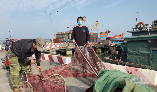 Nỗi lo chưa từng có, Lão ngư 41 năm bám biển không dám ra khơi