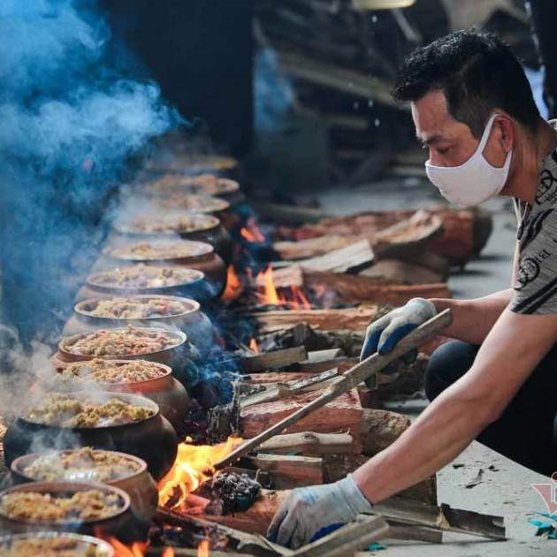 Nổi lửa suốt 15 tiếng, niêu cá '4 trong 1' đặc biệt làng Vũ Đạiicon