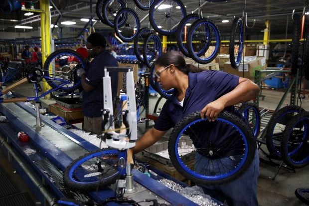 Ông Trump buộc các công ty Mỹ di dời nhà máy khỏi Trung Quốc