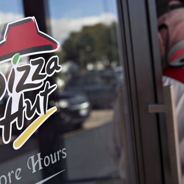 Pizza Hut đóng cửa khoảng 300 cửa hàng tại Mỹ