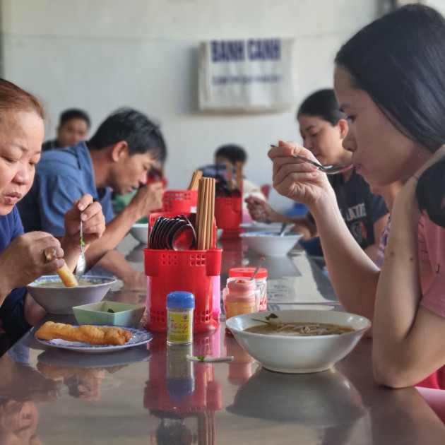 Quán bánh canh cá lóc vùng ven Đà Nẵng, mỗi sáng bán 350 tô