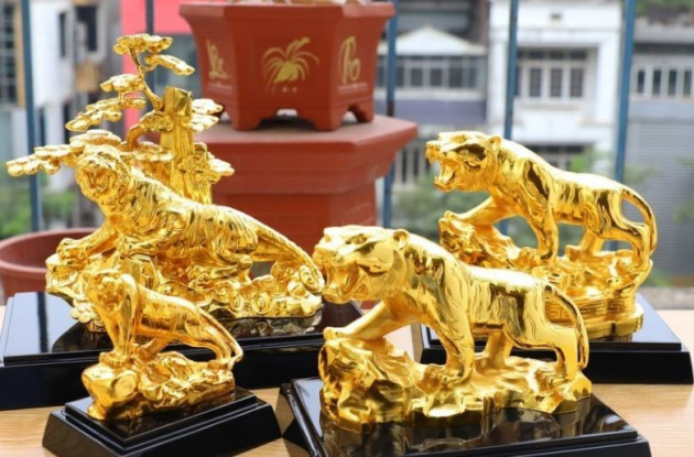 Rủi ro vàng 2022: Thế giới giảm, trong nước tăng, dân buôn ăn chênh chục triệu