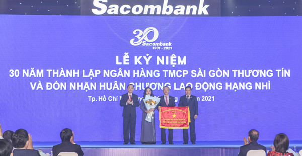 Sacombank nhận Huân chương Lao động đúng dịp 30 năm thành lập