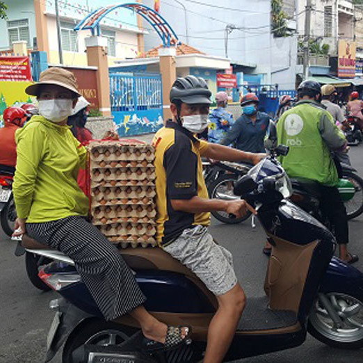 Sài Gòn trước cách ly: Rau xanh tăng dựng đứng, giá trứng lên gấp đôiicon