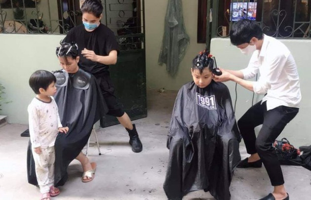 Salon đóng cửa, thợ tóc vẫn 'đè đầu' kiếm tiền triệu nhờ đâu?