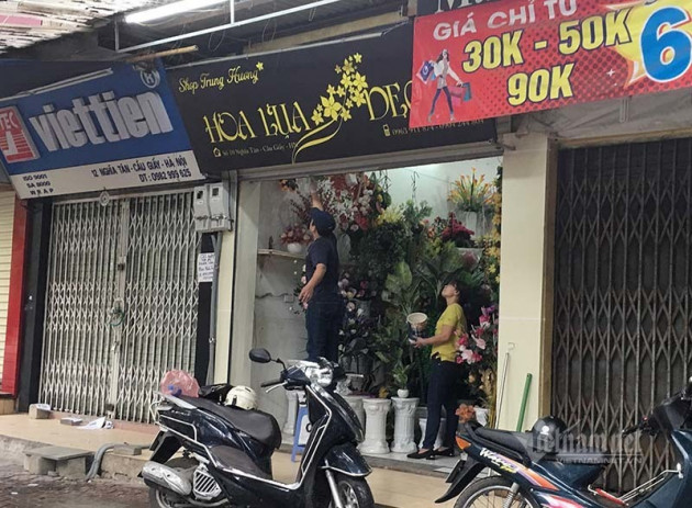 Sau chuỗi ngày 'tê cứng', hàng quán rục rịch chờ lệnh mở cửa
