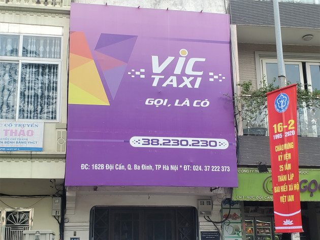 Tài xế Vic Taxi tắt đàm, bỏ làm kéo đến trụ sở hãng biểu tình - Ảnh 10.