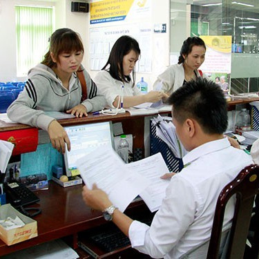 Thời gian tới, công chức không còn hưởng khoản thu nhập ngoài lương