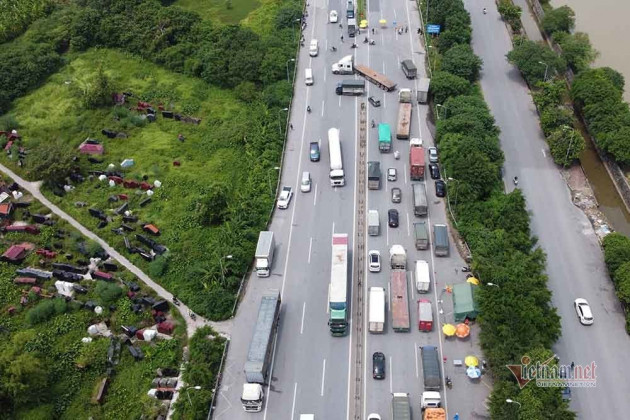 Thông điểm nghẽn hàng thiết yếu: Không chỉ là lương thực, thực phẩm