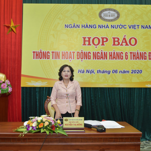 Tín dụng tăng trưởng quá thấp, hàng loạt ngân hàng lo lắngicon