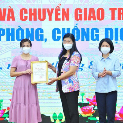 TNG Holdings Vietnam tặng hệ thống xét nghiệm 3,5 tỷ đồng cho Hà Nội